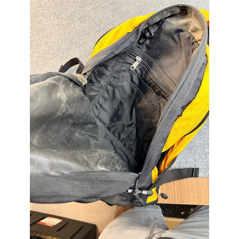 The North Face Yavapai Backpack Yellow Black Hiking School Bag Y2K Workwear